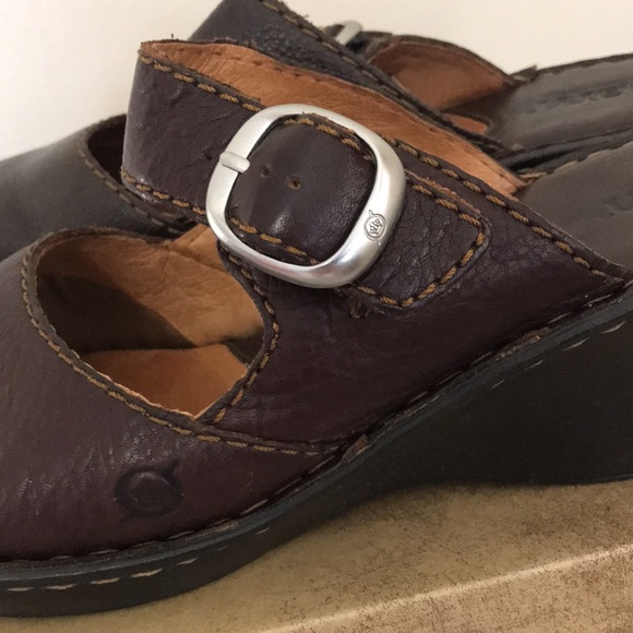 Excellent Condition Born Slip On Clog. Size 10 - Picture 2 of 8